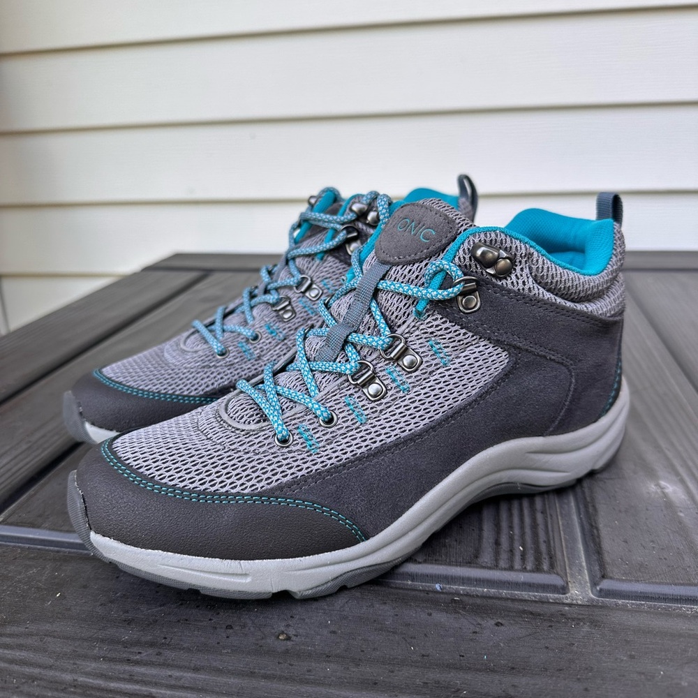 Vionic Hiking Boots